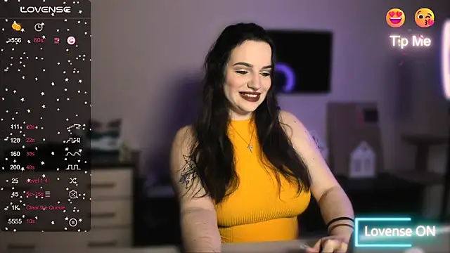 Snapshot of __Latisha__ chatting on 10.26.25   Latisha   online show from 10.26.25