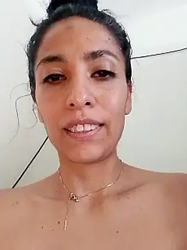 Snapshot of chloewildd_ chatting on 01.05.25 chloewildd  online show from 01.05.25