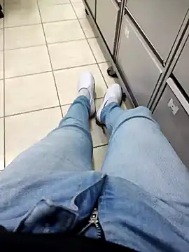 Snapshot of gatmoreno1 chatting on 10.04.25 gatmoreno1 online show from 10.04.25