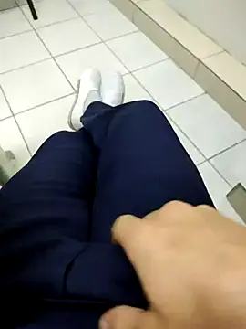 Snapshot of gatmoreno1 chatting on 10.06.25 gatmoreno1 online show from 10.06.25