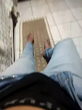 Snapshot of gatmoreno1 chatting on 10.28.25 gatmoreno1 online show from 10.28.25