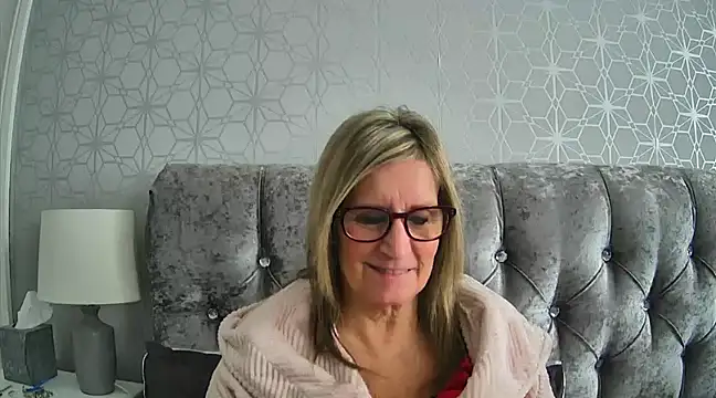 Snapshot of Additive_Mature_Linda chatting on 12.16.24 Additive Mature Linda online show from 12.16.24