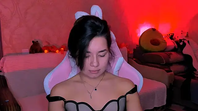 Snapshot of Swee_Alicee chatting on 09.17.25 Swee Alicee online show from 09.17.25