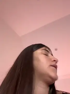 AhriCutte online show from 11.19.25