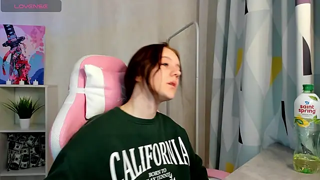 Snapshot of Tonya_Gray chatting on 12.29.24 Tonya Gray online show from 12.29.24