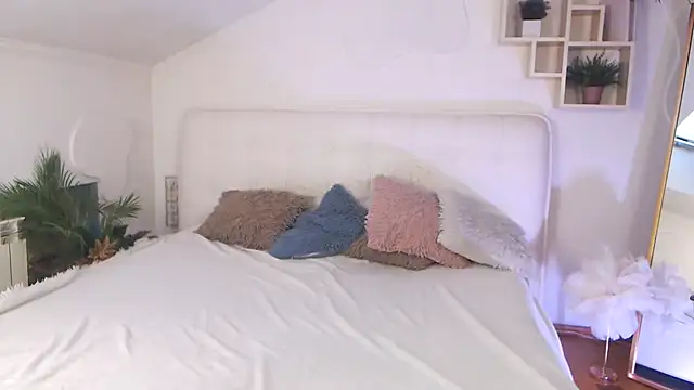 AuroraAksnesss online show from 01.29.25