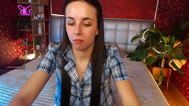 AuroraAksnesss online show from 02.11.25