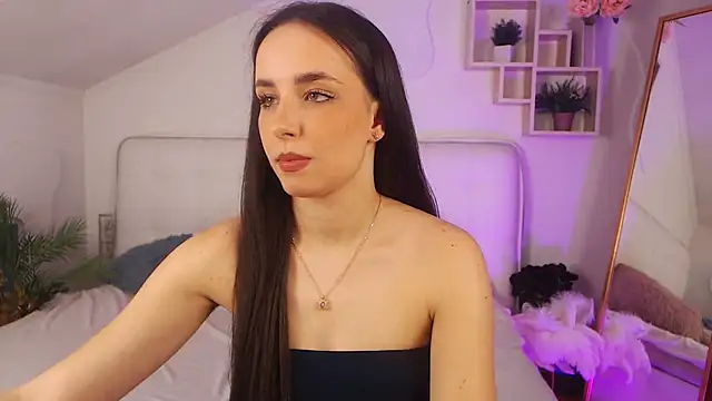 AuroraAksnesss online show from 03.18.25