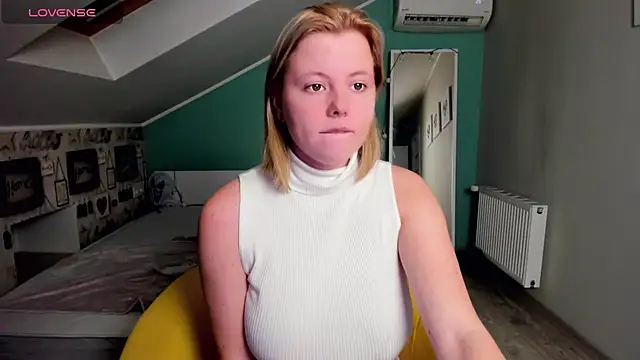 Snapshot of LillyDepp chatting on 12.28.24 LillyDepp online show from 12.28.24