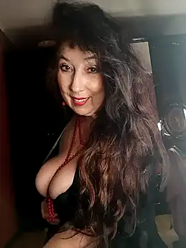 Snapshot of GypsyEsmeralda chatting on 01.09.25 GypsyEsmeralda online show from 01.09.25
