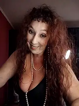 Snapshot of GypsyEsmeralda chatting on 09.10.25 GypsyEsmeralda online show from 09.10.25