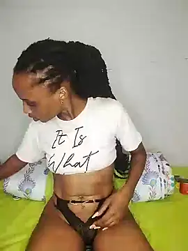 Snapshot of FreakySag_8888 chatting on 12.24.24 FreakySag 8888 online show from 12.24.24