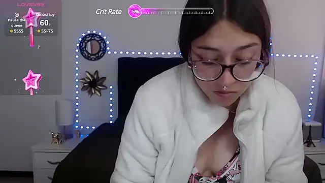 Snapshot of zoe_sweet5 chatting on 03.01.25 zoe sweet5 online show from 03.01.25