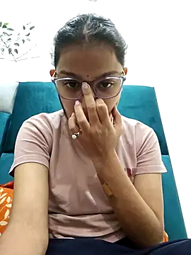 Snapshot of Aleena_Rai chatting on 12.26.24 Aleena Rai online show from 12.26.24