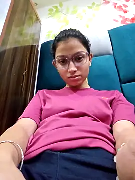 Snapshot of Aleena_Rai chatting on 03.12.25 Aleena Rai online show from 03.12.25