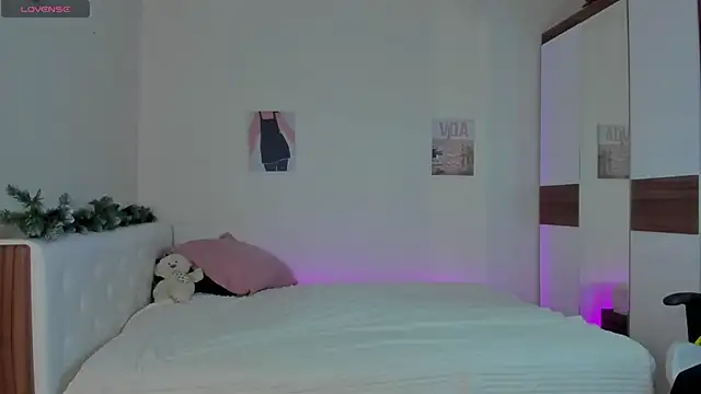 Snapshot of tender_babyy chatting on 01.28.25 tender babyy online show from 01.28.25