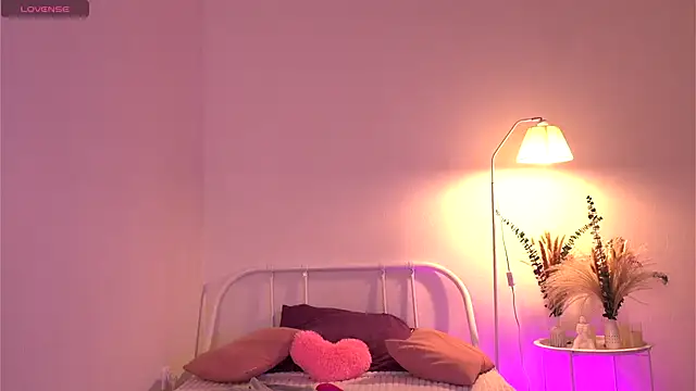 Snapshot of tender_babyy chatting on 10.03.25 tender babyy online show from 10.03.25