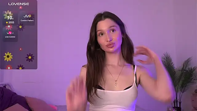 Snapshot of tender_babyy chatting on 10.28.25 tender babyy online show from 10.28.25