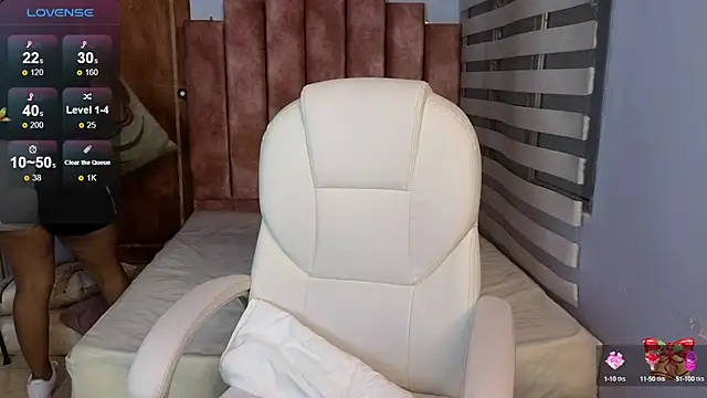 Snapshot of lou_rosse_ chatting on 12.20.24 lou rosse  online show from 12.20.24