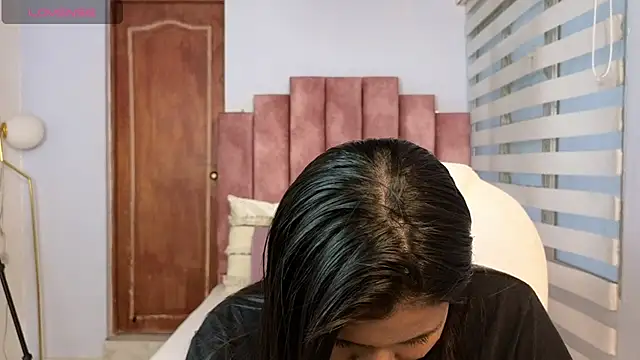 Snapshot of lou_rosse_ chatting on 12.23.24 lou rosse  online show from 12.23.24