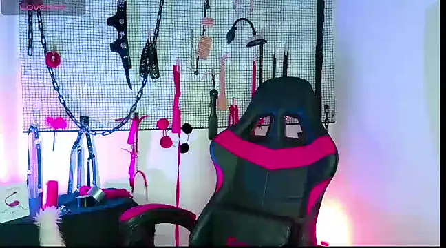 Snapshot of Megaan_Greey chatting on 12.07.24 Megaan Greey online show from 12.07.24