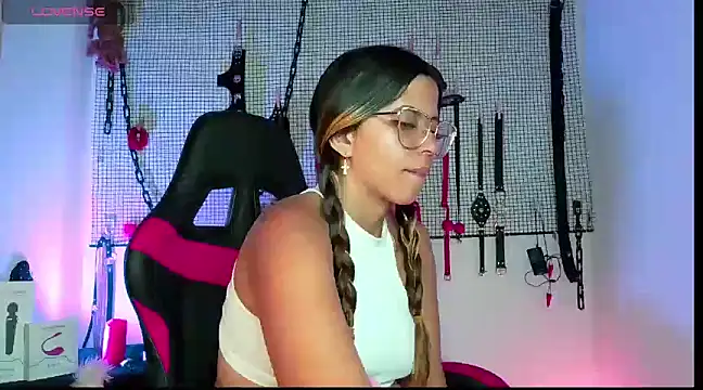 Snapshot of Megaan_Greey chatting on 12.09.24 Megaan Greey online show from 12.09.24