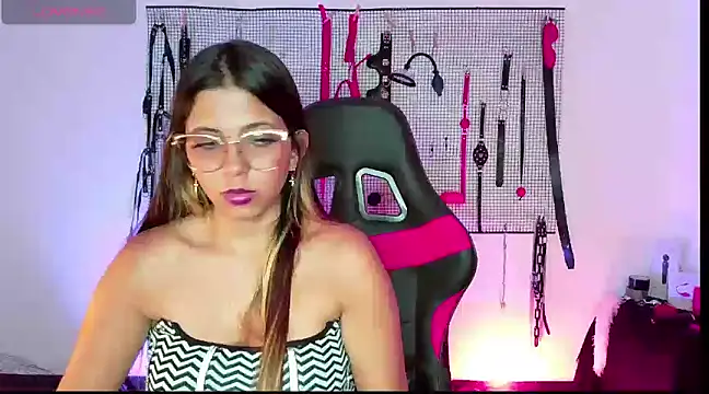 Snapshot of Megaan_Greey chatting on 12.12.24 Megaan Greey online show from 12.12.24