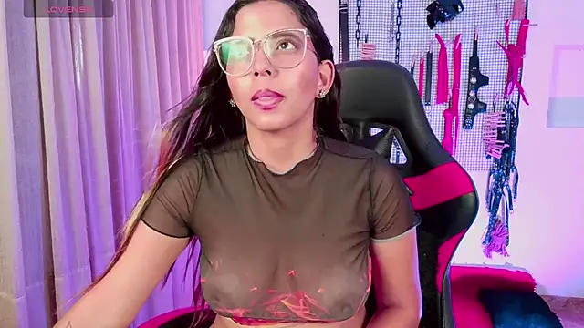 Snapshot of Megaan_Greey chatting on 10.06.25 Megaan Greey online show from 10.06.25