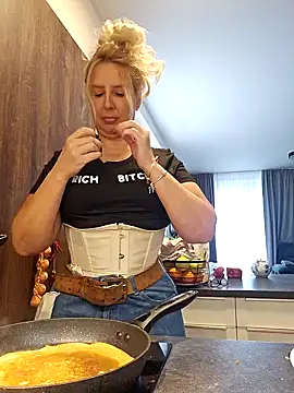 Snapshot of MariaRichi_ chatting on 03.01.25 MariaRichi  online show from 03.01.25