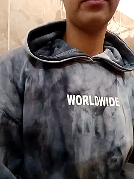 Snapshot of yasima-39 chatting on 01.24.25 yasima-39 online show from 01.24.25