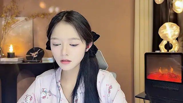 xiaodaibabyy online show from 12.08.24