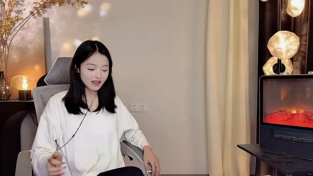 xiaodaibabyy online show from 02.15.25