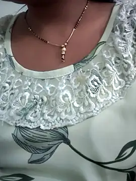 Snapshot of lovelyruhi chatting on 12.04.24 lovelyruhi online show from 12.04.24