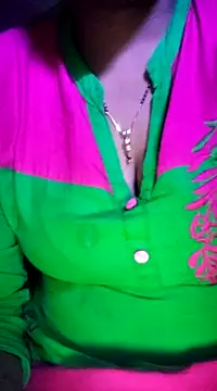 Snapshot of lovelyruhi chatting on 01.12.25 lovelyruhi online show from 01.12.25