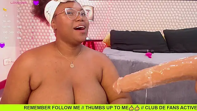 Snapshot of Makena_gh chatting on 12.29.24 Makena gh online show from 12.29.24