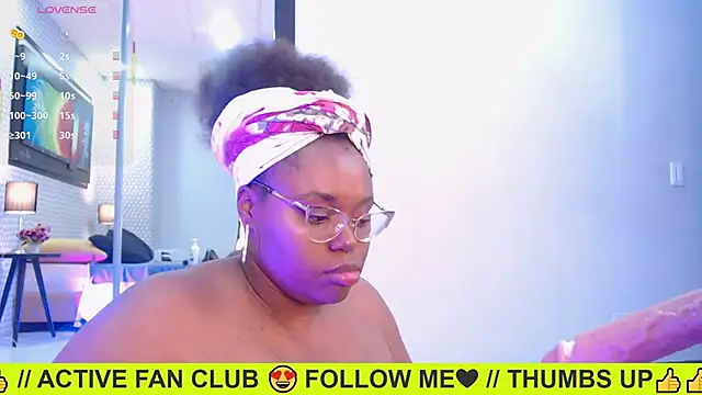 Snapshot of Makena_gh chatting on 01.25.25 Makena gh online show from 01.25.25
