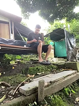 Jestebanano online show from 10.02.25