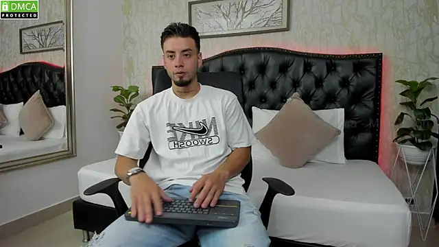 Snapshot of MattDevon chatting on 01.18.25 MattDevon online show from 01.18.25