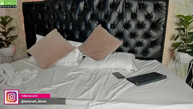 Snapshot of MattDevon chatting on 01.21.25 MattDevon online show from 01.21.25