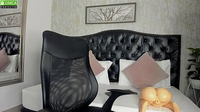 Snapshot of MattDevon chatting on 01.27.25 MattDevon online show from 01.27.25