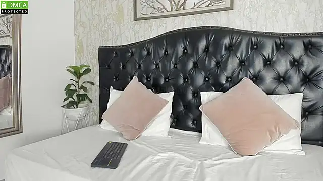 Snapshot of MattDevon chatting on 02.20.25 MattDevon online show from 02.20.25