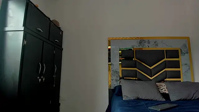 Snapshot of MattDevon chatting on 09.15.25 MattDevon online show from 09.15.25