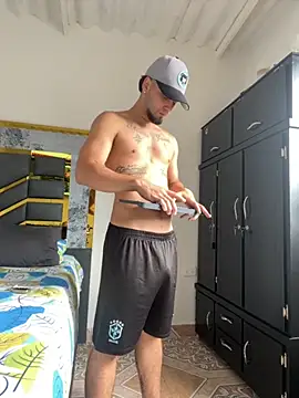 Snapshot of MattDevon chatting on 09.17.25 MattDevon online show from 09.17.25