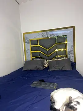 Snapshot of MattDevon chatting on 09.25.25 MattDevon online show from 09.25.25