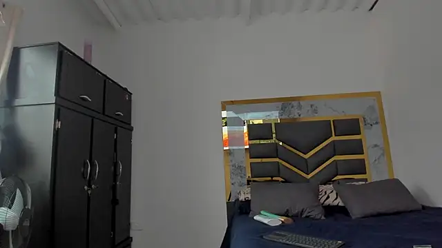 Snapshot of MattDevon chatting on 10.01.25 MattDevon online show from 10.01.25