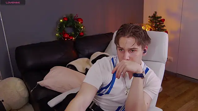 Snapshot of Marcus_Swampov chatting on 12.25.24 Marcus Swampov online show from 12.25.24