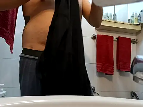 Snapshot of domexib chatting on 01.08.25 domexib online show from 01.08.25