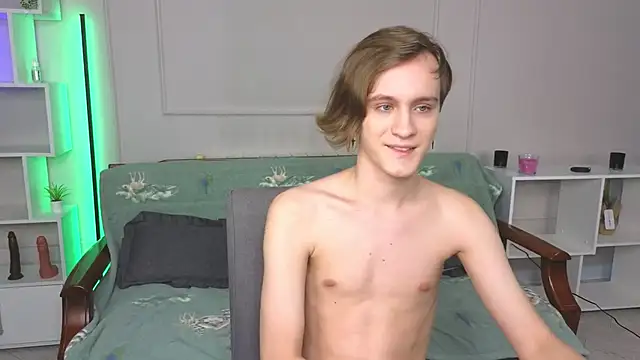 Snapshot of nikompell chatting on 01.10.25 nikompell online show from 01.10.25