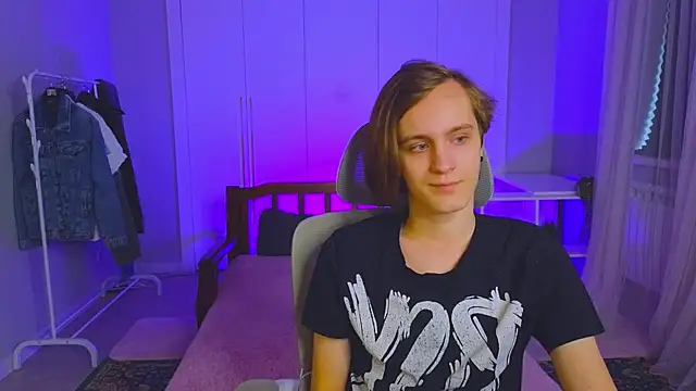 Snapshot of nikompell chatting on 02.27.25 nikompell online show from 02.27.25