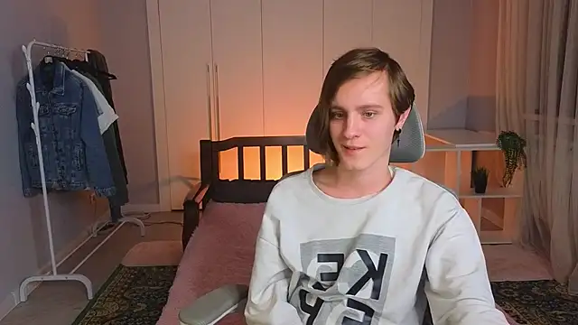 Snapshot of nikompell chatting on 03.14.25 nikompell online show from 03.14.25